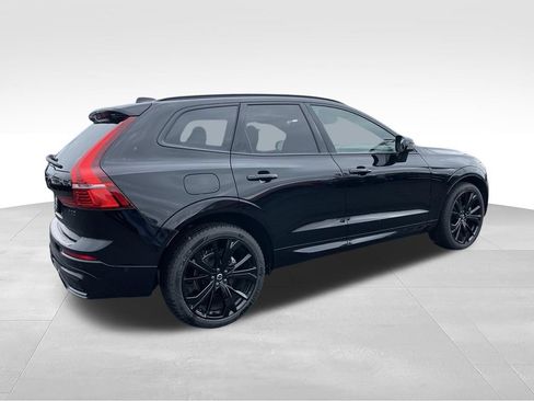 Used 2024 Volvo XC60 B5 Ultimate w/ Protection Package Premier AWD/4WD image 4