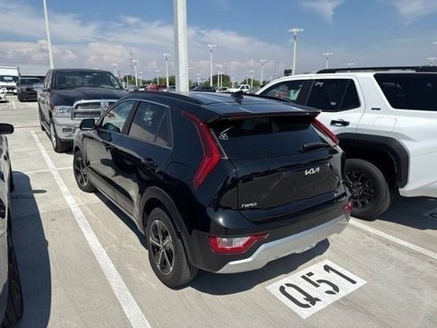 Used 2025 Kia Niro LX FWD image 6