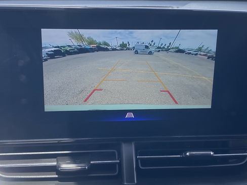 Used 2025 Chevrolet Trax ACTIV w/ Driver Confidence Package FWD image 24