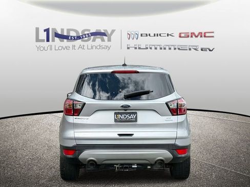 Used 2017 Ford Escape SE FWD image 3