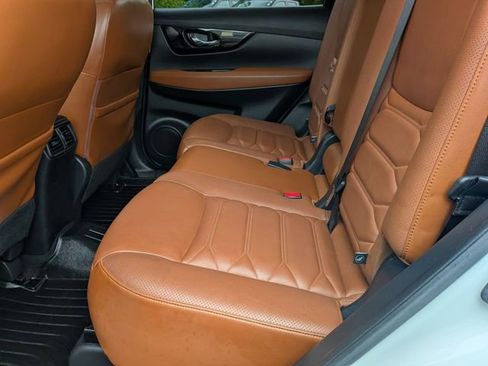 Used 2017 Nissan Rogue SL w/ SL Premium Package image 36