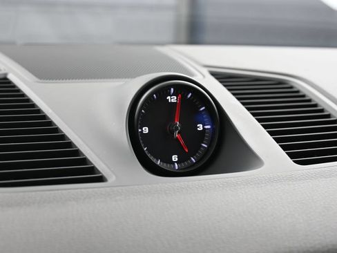 Certified 2023 Porsche Cayenne AWD/4WD image 19