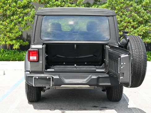 Used 2020 Jeep Wrangler Sport AWD/4WD image 9