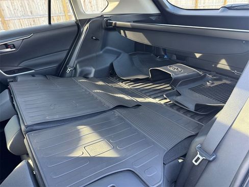 Used 2025 Toyota RAV4 XLE image 18