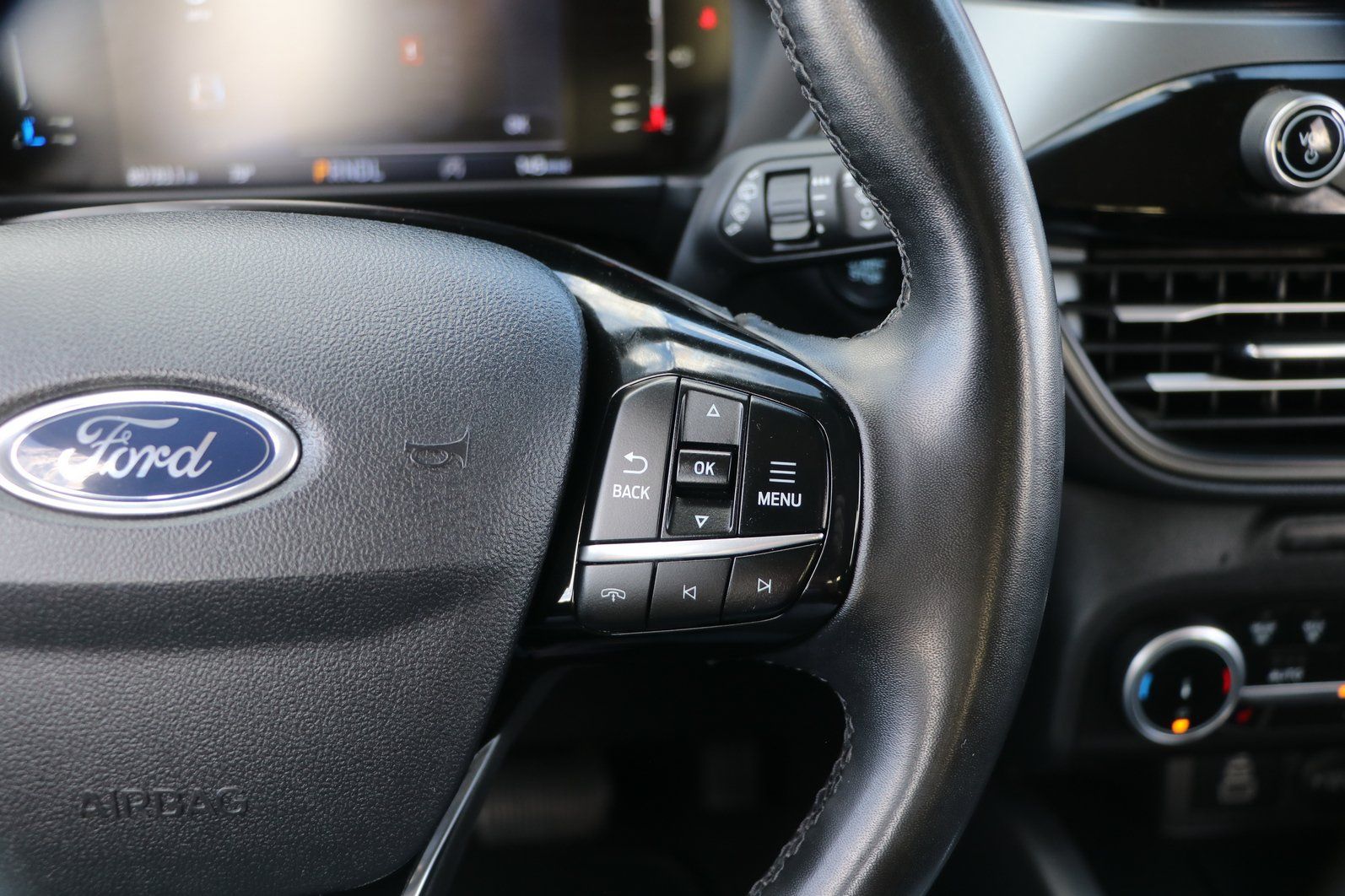 Used 2024 Ford Escape Active w/ Cold Weather Package FWD image 19