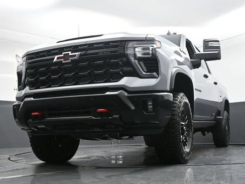 New 2026 Chevrolet Silverado 2500 ZR2 w/ LPO, Dark Essentials Package AWD/4WD image 4