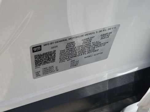 Used 2026 Chevrolet Equinox LT FWD image 31