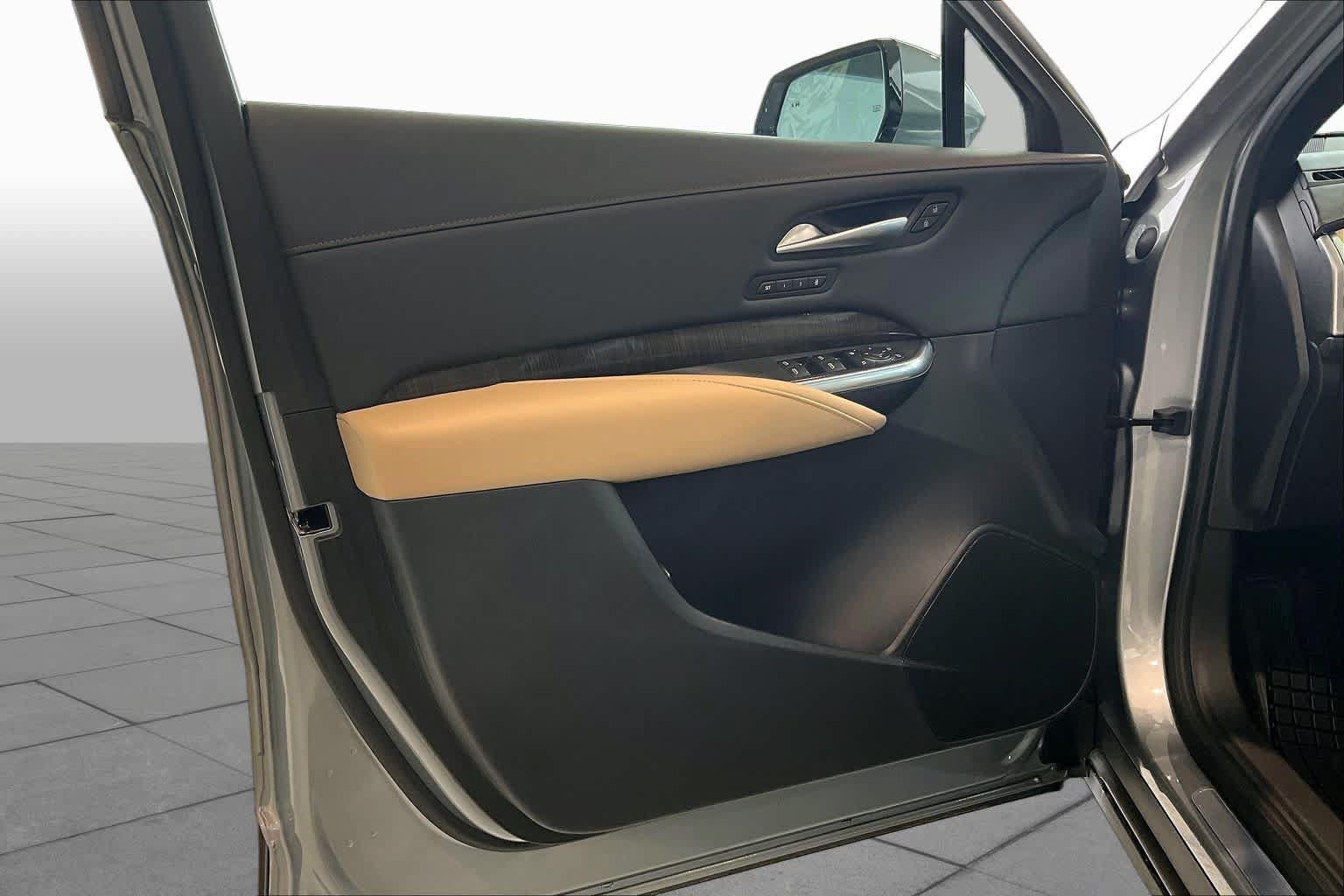 Used 2024 Cadillac XT4 Premium Luxury FWD image 23