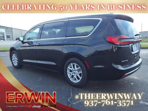 Certified 2024 Chrysler Pacifica Touring-L image 5