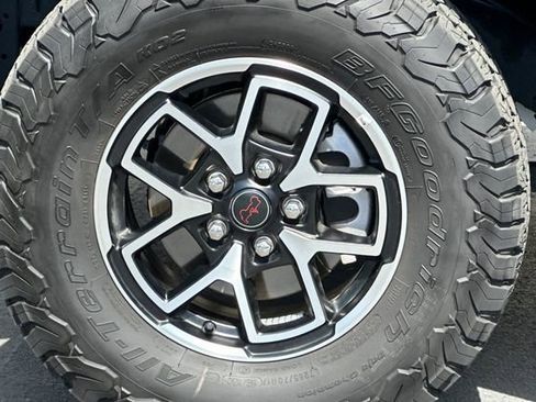 Used 2025 Jeep Wrangler Unlimited Rubicon AWD/4WD image 23