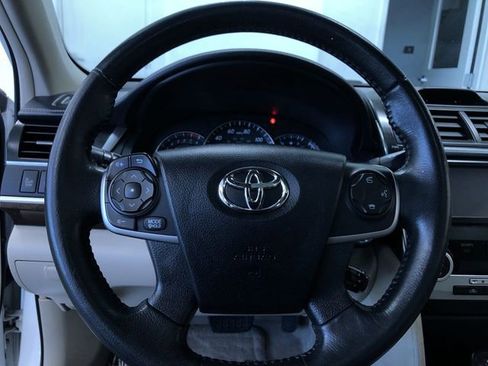 Used 2013 Toyota Camry XLE w/ Leather Pkg FWD image 25