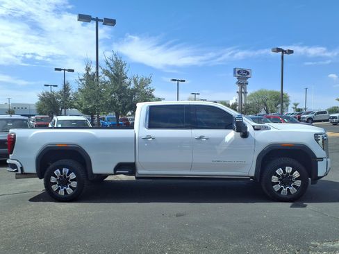 Used 2024 GMC Sierra 3500 Denali w/ Technology Package AWD/4WD image 7