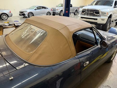 Used 1997 MAZDA MX-5 Miata STO-Edition Convertible 2D image 28