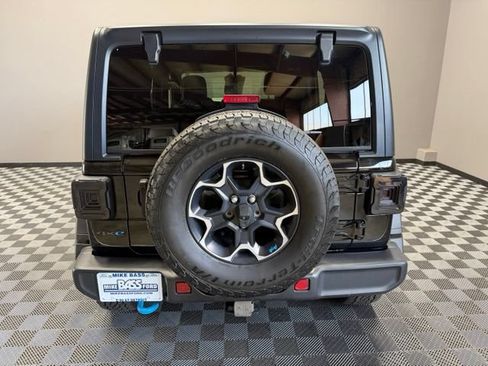 Used 2022 Jeep Wrangler Unlimited Rubicon 4xe w/ Cold Weather Group AWD/4WD image 11