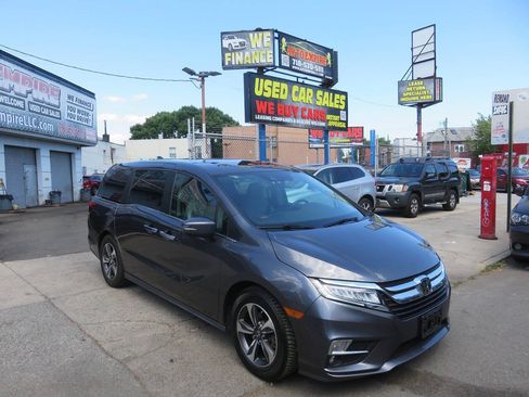 Used 2018 Honda Odyssey Touring image 3