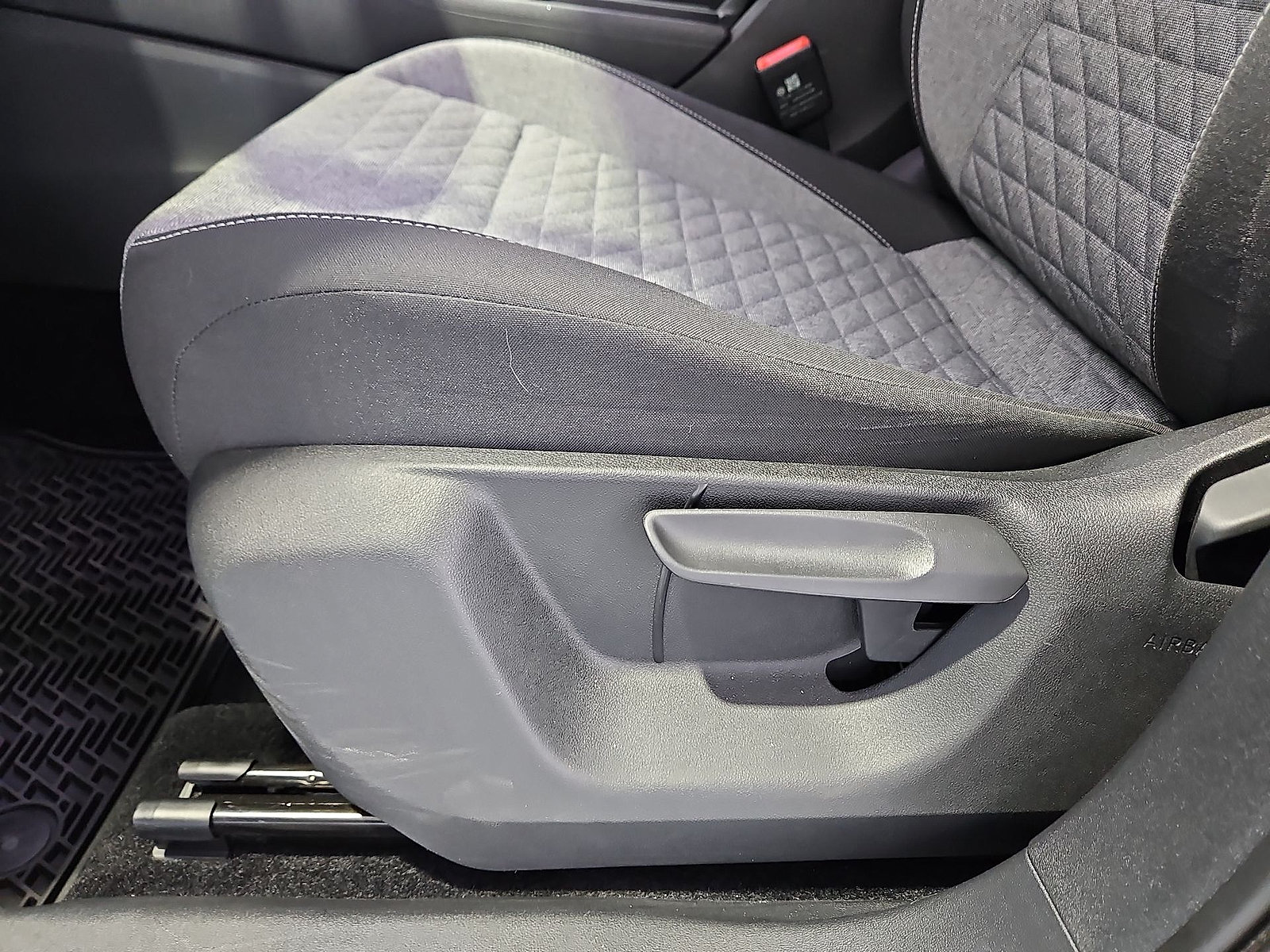 Certified 2025 Volkswagen Tiguan S FWD image 17