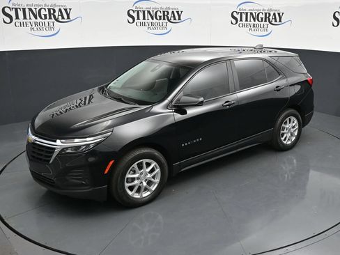 Used 2023 Chevrolet Equinox LS FWD image 23
