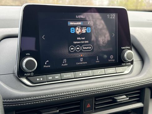 Certified 2025 Nissan Rogue S image 9