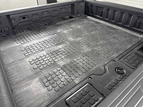 Used 2024 GMC Canyon Elevation w/ Convenience Package image 18