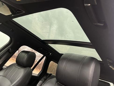 Used 2018 Land Rover Range Rover HSE image 19