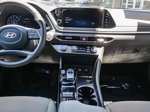 Certified 2023 Hyundai Sonata SEL w/ Convenience Package FWD image 14