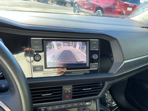 Used 2024 Volkswagen Jetta SE image 27