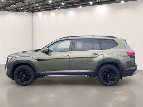 Used 2024 Volkswagen Atlas Peak Edition SE AWD/4WD image 6