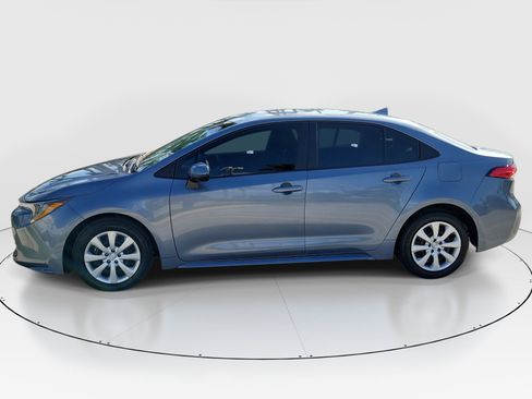 Used 2025 Toyota Corolla LE w/ Convenience Package FWD image 4