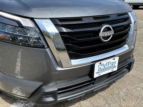 Used 2024 Nissan Pathfinder SV AWD/4WD image 29