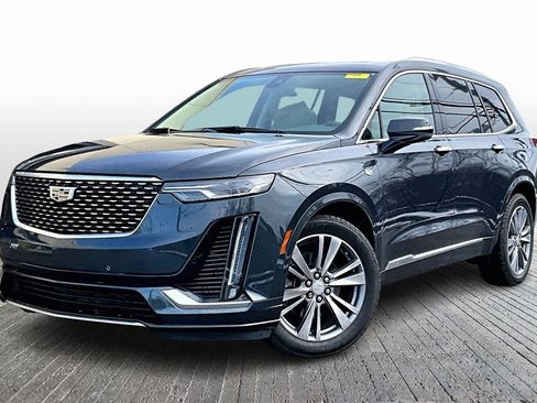 Used 2021 Cadillac XT6 Premium Luxury image 3