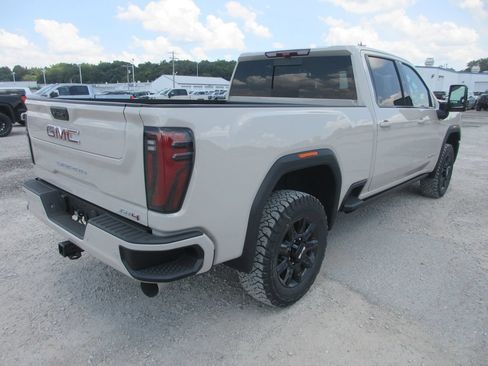 New 2026 GMC Sierra 2500 AT4 w/ AT4 Premium Plus Package AWD/4WD image 4