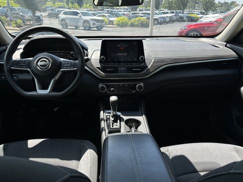Used 2025 Nissan Altima 2.5 SV FWD image 22