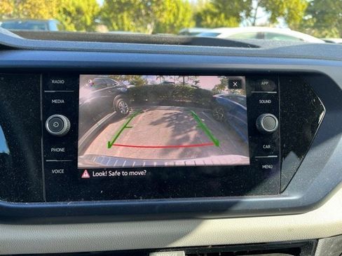 Used 2022 Volkswagen Taos SE image 7