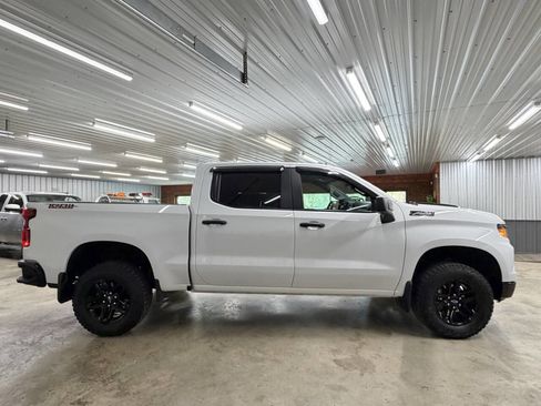 Used 2023 Chevrolet Silverado 1500 Custom Trail Boss w/ LPO, Dark Essentials Package AWD/4WD image 5