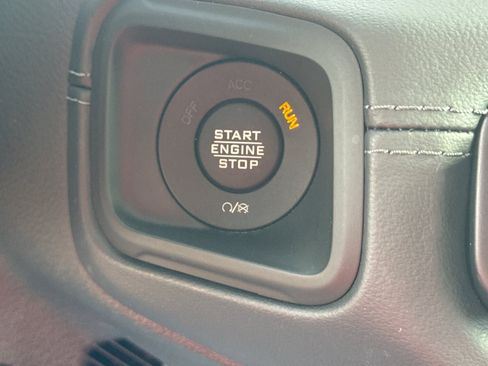 Used 2026 Jeep Wrangler Unlimited Rubicon AWD/4WD image 26
