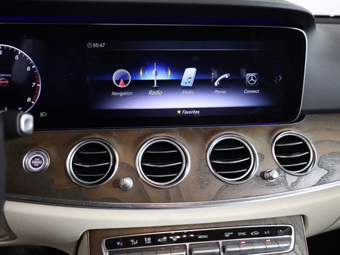 Used 2020 Mercedes-Benz E 350 4MATIC Sedan image 13