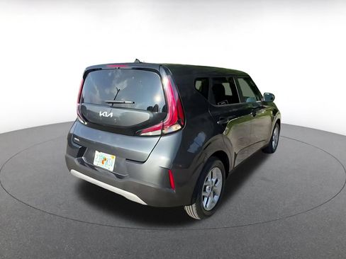 Used 2025 Kia Soul LX w/ LX Technology Package FWD image 13