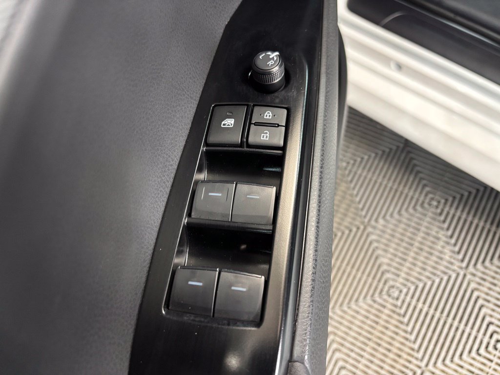 Used 2025 Toyota Camry LE FWD image 24