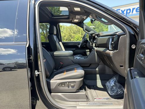 Used 2024 GMC Sierra 2500 AT4 w/ AT4 Premium Plus Package AWD/4WD image 33