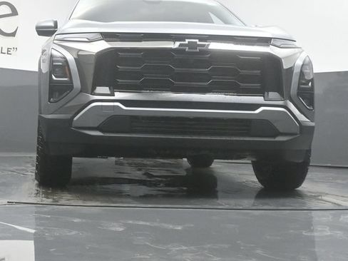 New 2026 Chevrolet Equinox ACTIV w/ Convenience Package III FWD image 3