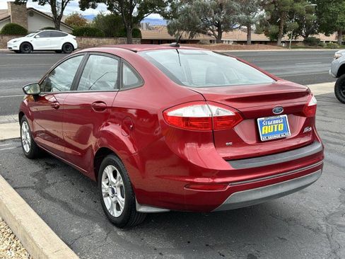 Used 2014 Ford Fiesta SE image 5