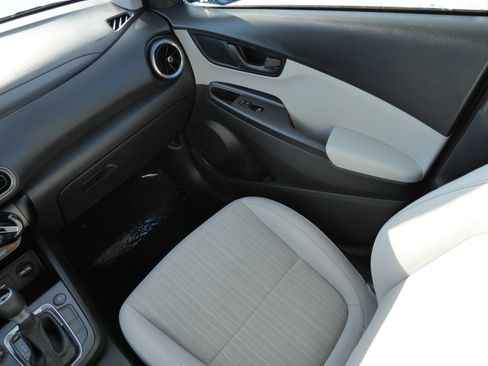 Certified 2023 Hyundai Kona SEL image 11