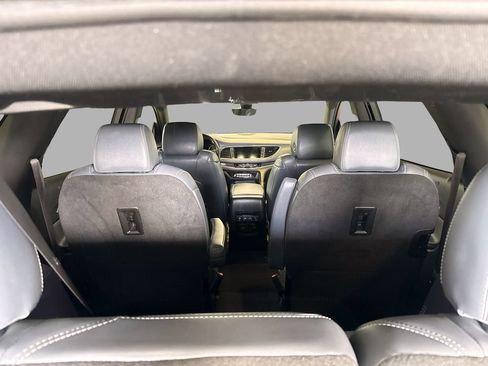 Used 2024 Buick Enclave Premium AWD/4WD image 9