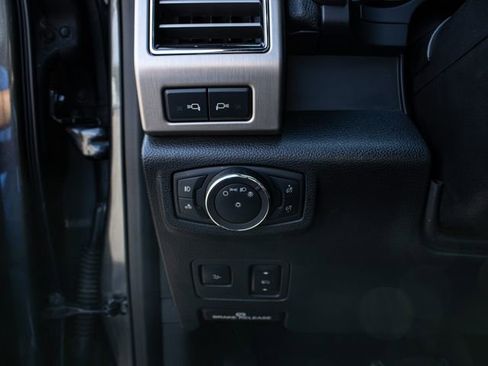Used 2019 Ford F250 Platinum w/ Platinum Ultimate Package AWD/4WD image 10