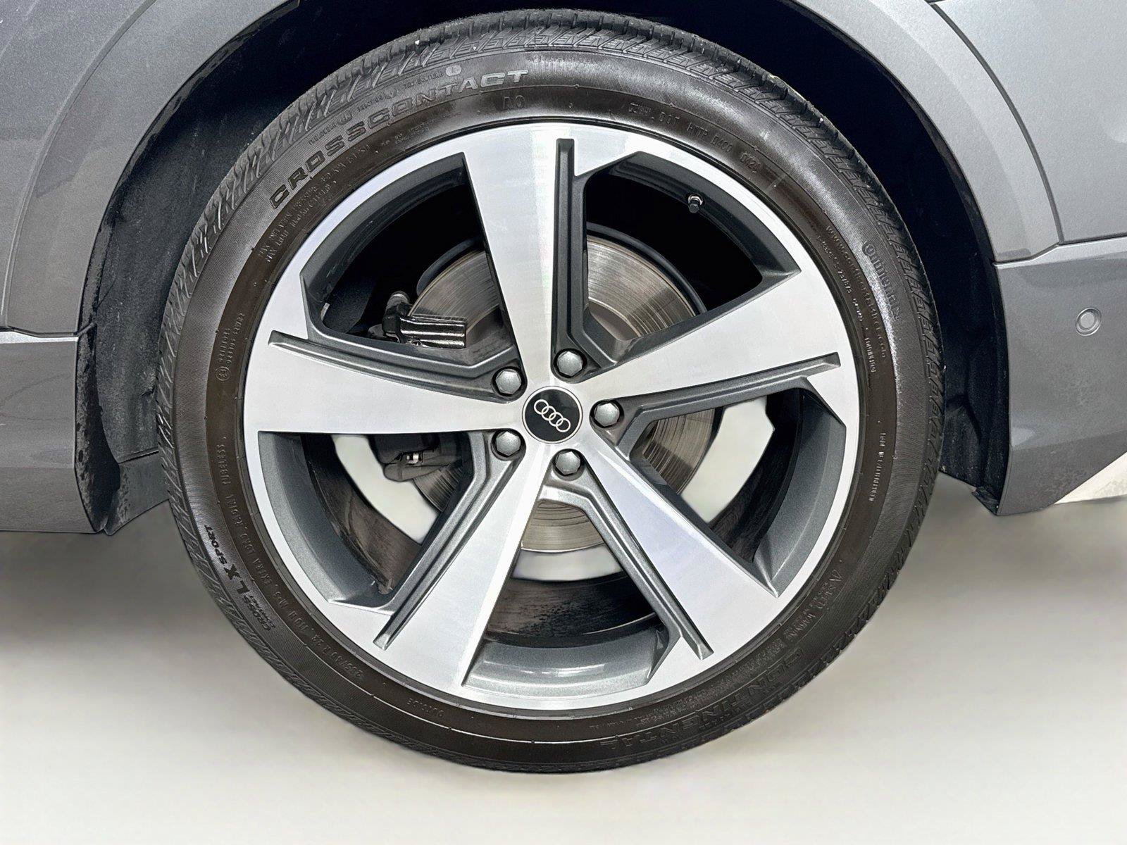 Used 2024 Audi SQ8 Prestige AWD/4WD image 35