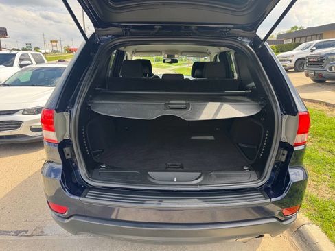 Used 2013 Jeep Grand Cherokee Laredo w/ Laredo E Group AWD/4WD image 10