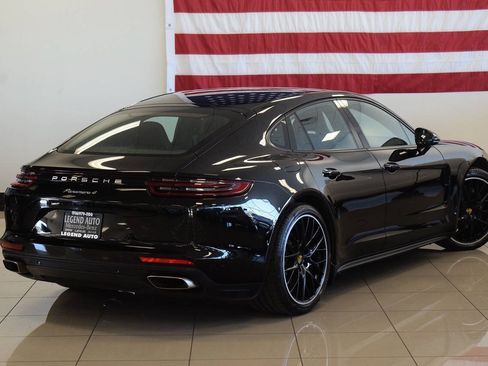Used 2018 Porsche Panamera 4 AWD/4WD image 40