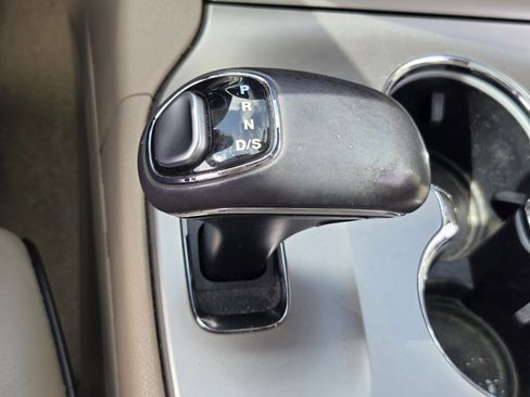 Used 2014 Jeep Grand Cherokee Overland image 19