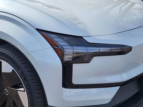 New 2026 Volvo EX30 Plus w/ Climate Package image 27
