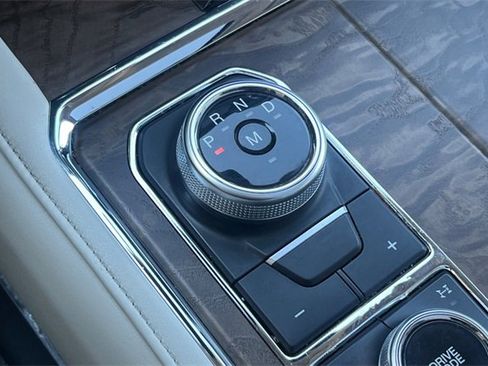 Used 2020 Ford Expedition Platinum image 26